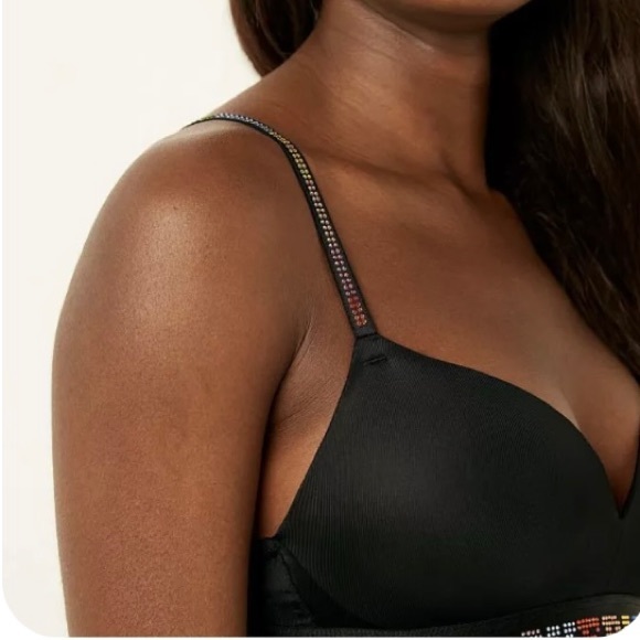 victoria's Secret pink wireless pushup bra size
40B 36DD VS Shine Strap - Picture 8 of 12